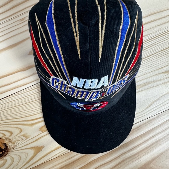 Vintage Starter NBA Champions Bulls Hat - Picture 2 of 8